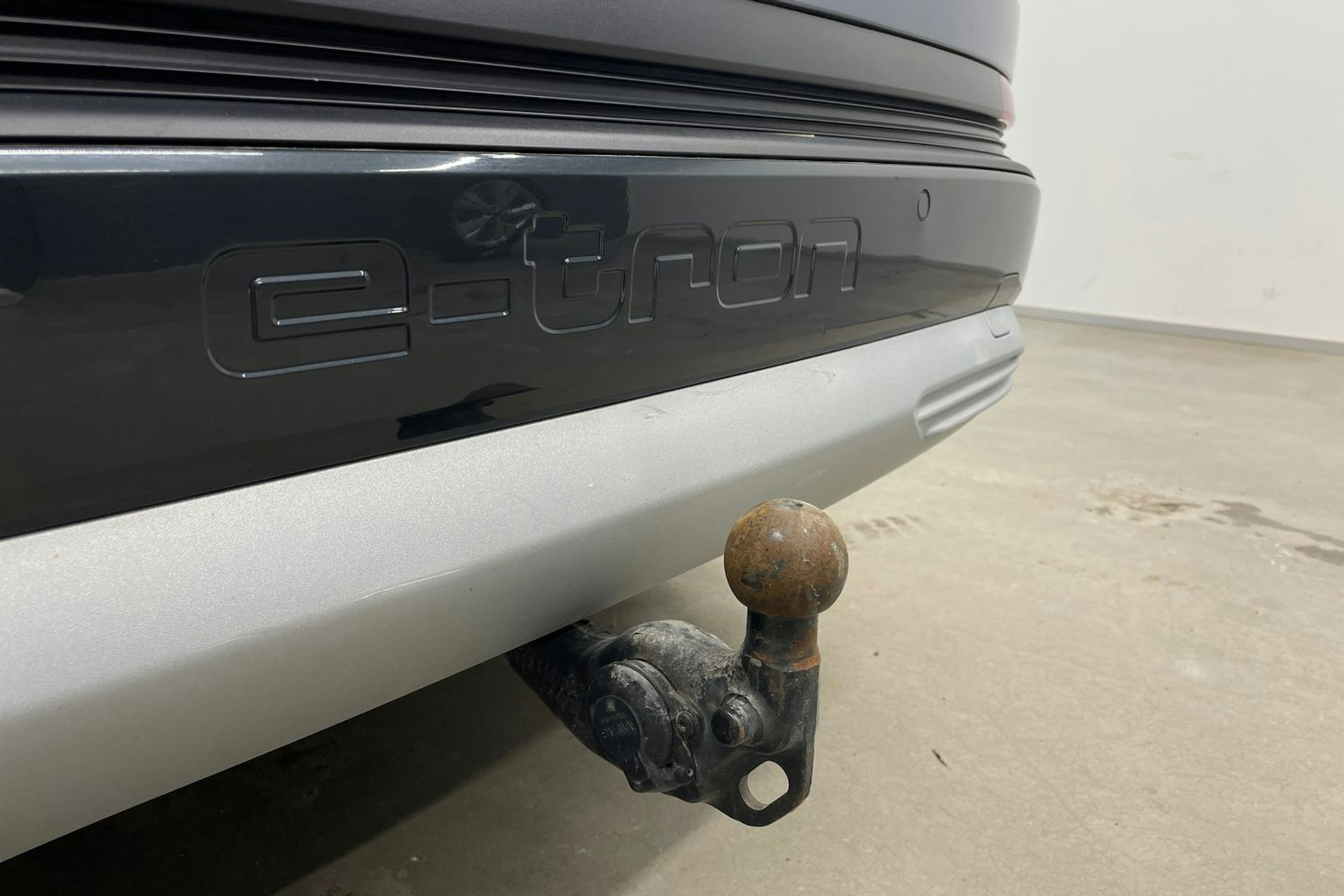 Sininen Audi Q4 e-tron 2024 kuva 31.