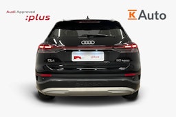 musta Audi Q4 e-tron 2024 kuva 3.