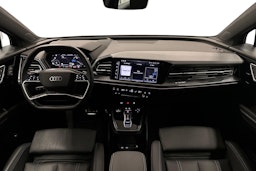 musta Audi Q4 e-tron 2024 kuva 9.