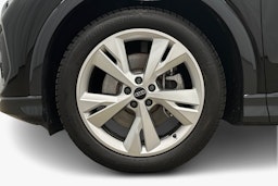 musta Audi Q4 e-tron 2024 kuva 11.