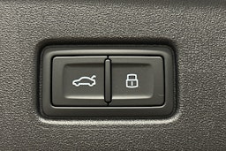 musta Audi Q4 e-tron 2024 kuva 14.