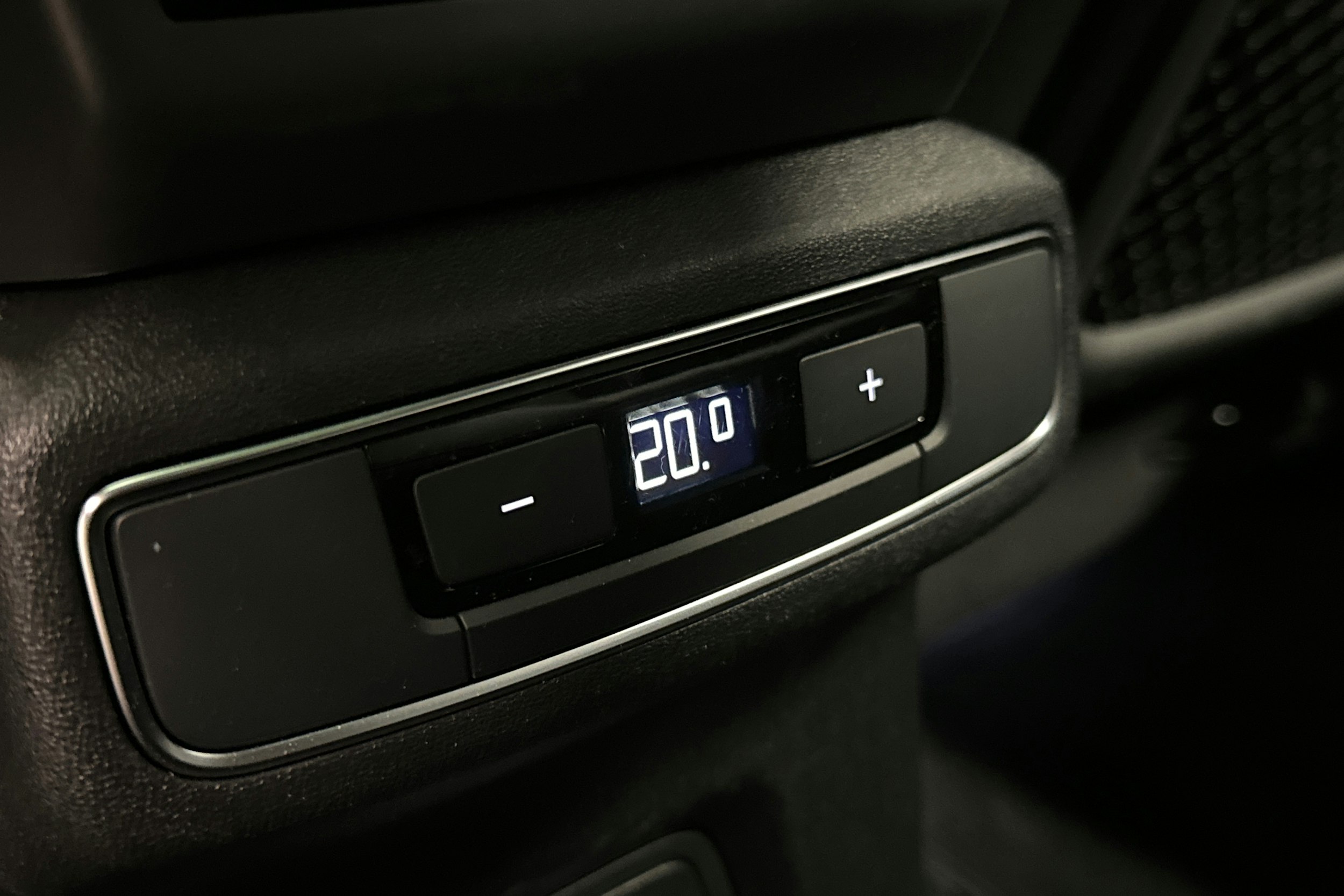musta Audi Q4 e-tron 2024 kuva 15.