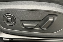 musta Audi Q4 e-tron 2024 kuva 18.