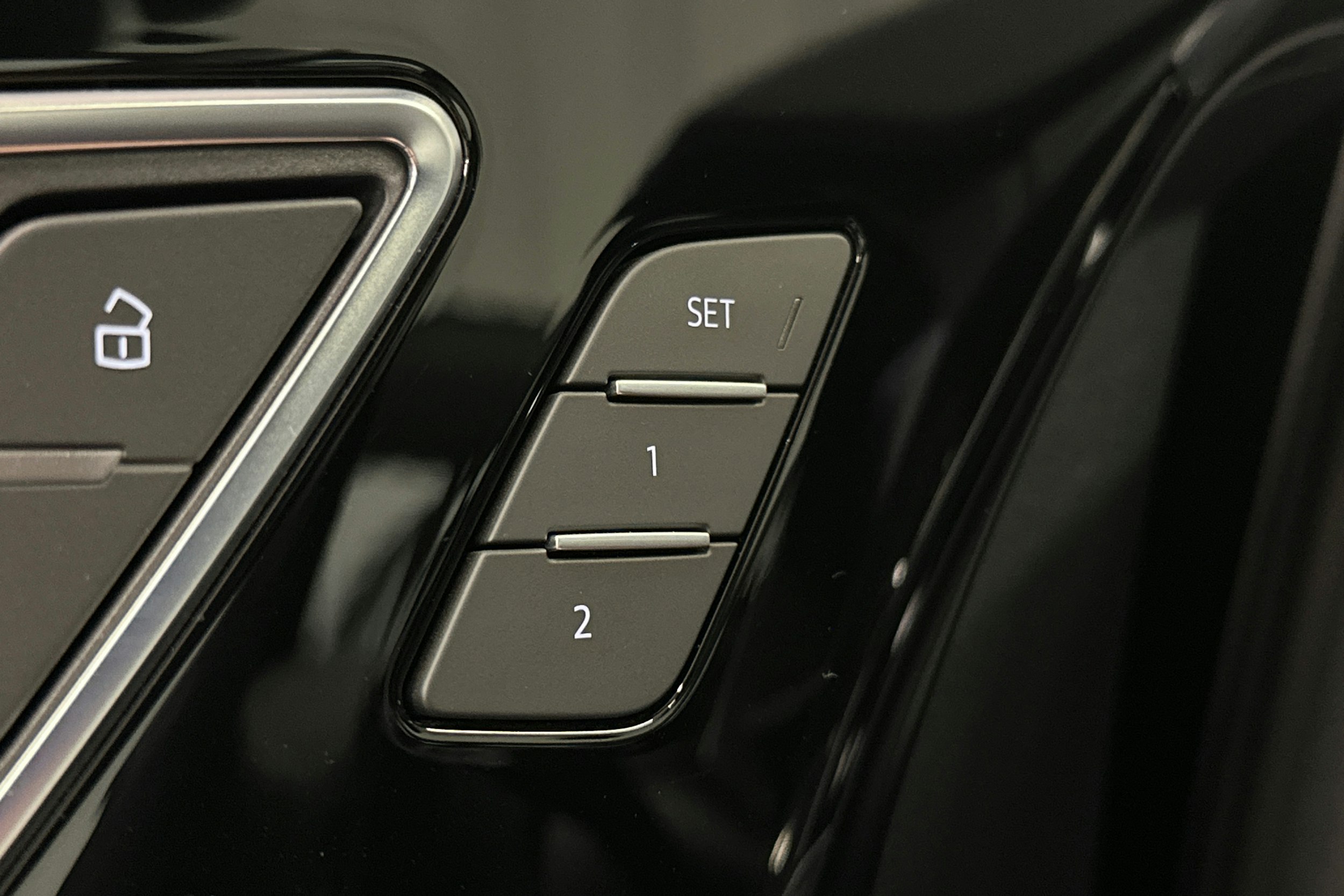 musta Audi Q4 e-tron 2024 kuva 19.