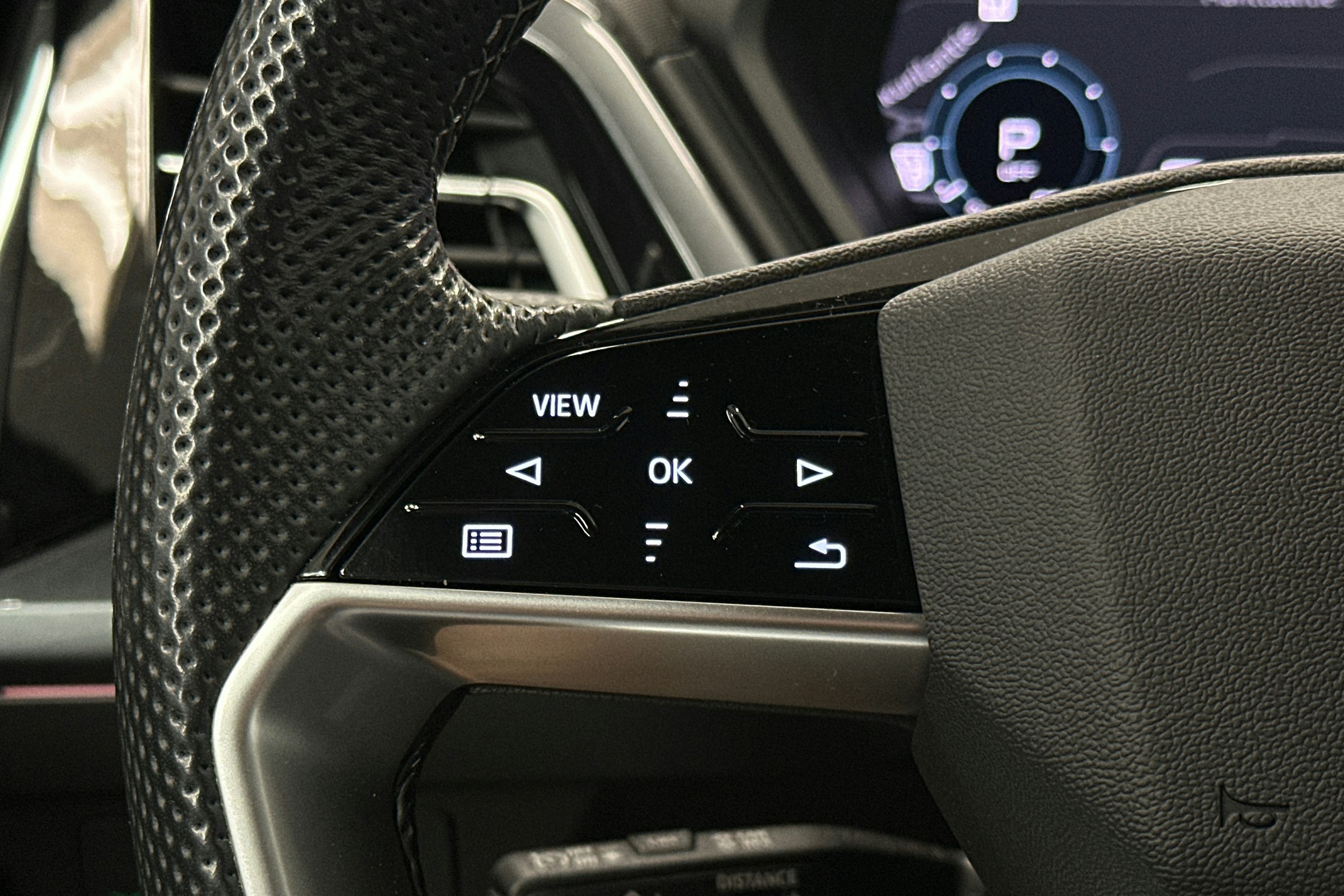 musta Audi Q4 e-tron 2024 kuva 21.