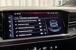musta Audi Q4 e-tron 2024 kuva 32.