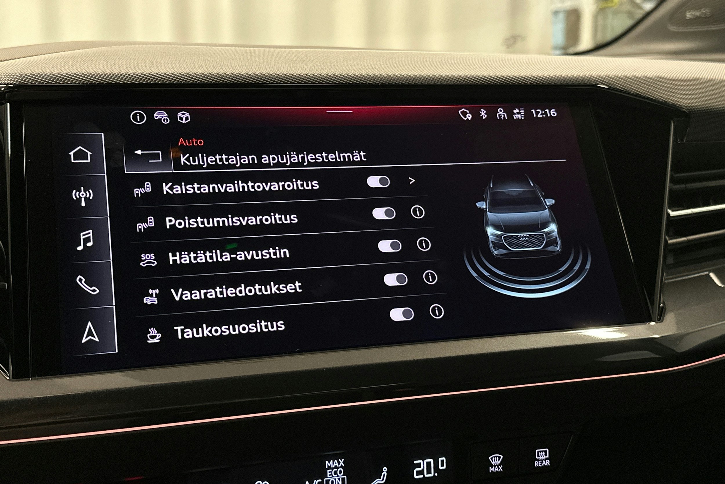 musta Audi Q4 e-tron 2024 kuva 33.