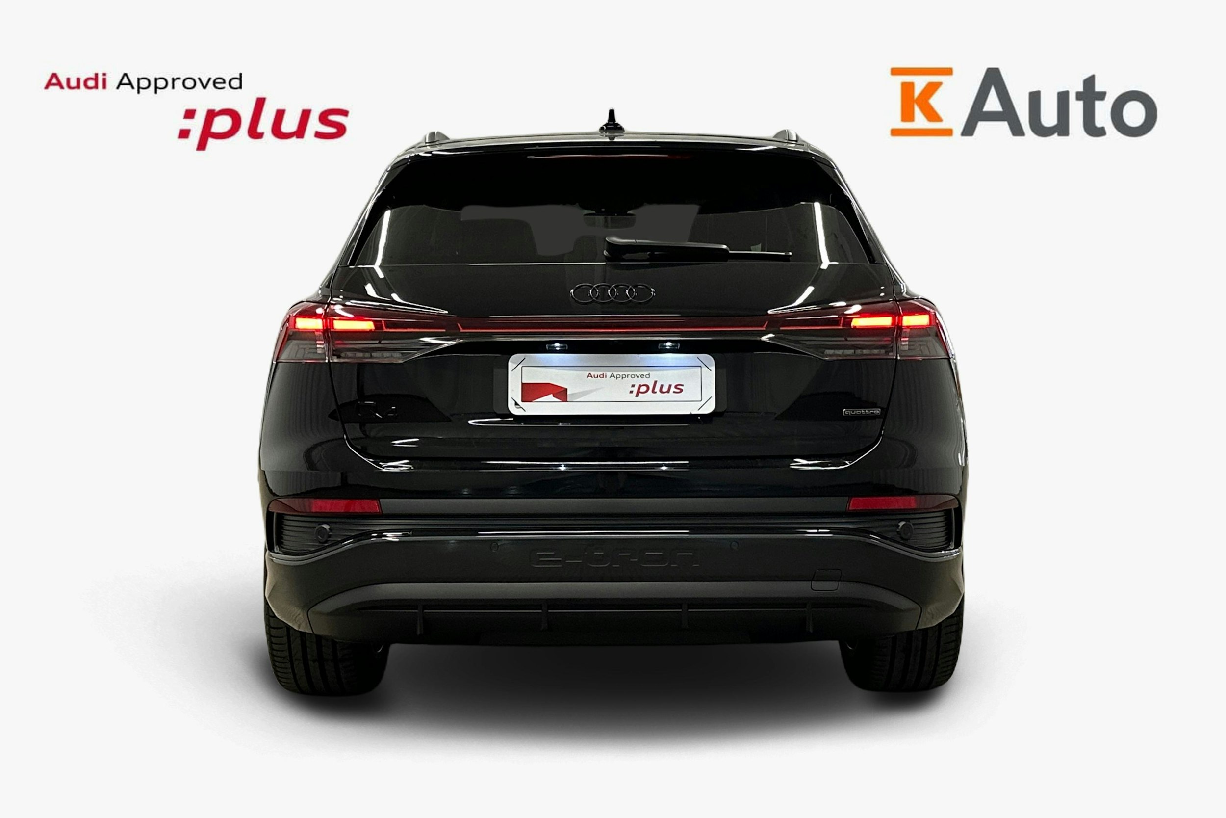 musta Audi Q4 e-tron 2024 kuva 3.