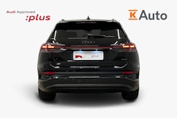 musta Audi Q4 e-tron 2024 kuva 3.