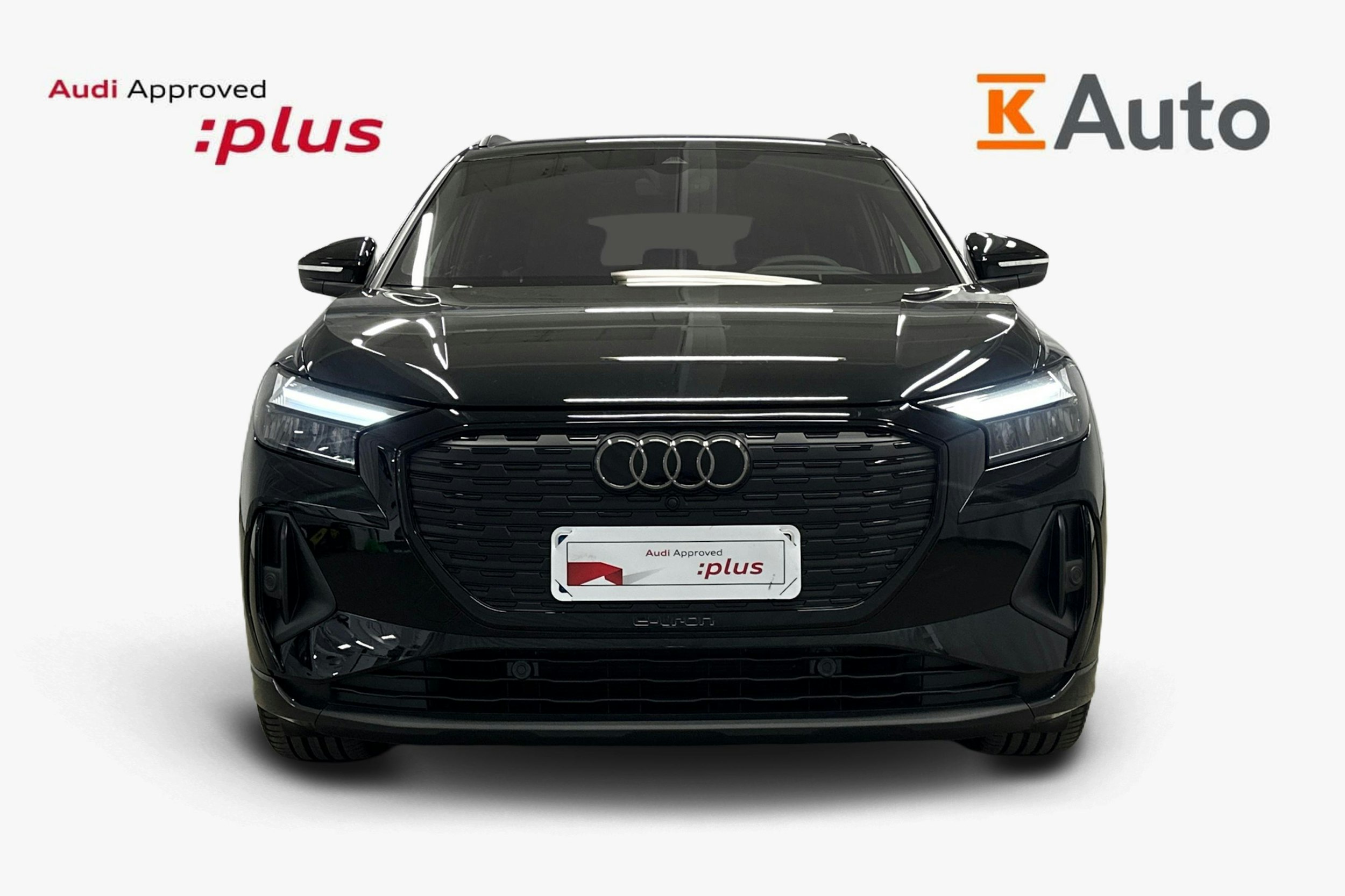 musta Audi Q4 e-tron 2024 kuva 5.