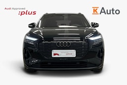 musta Audi Q4 e-tron 2024 kuva 5.