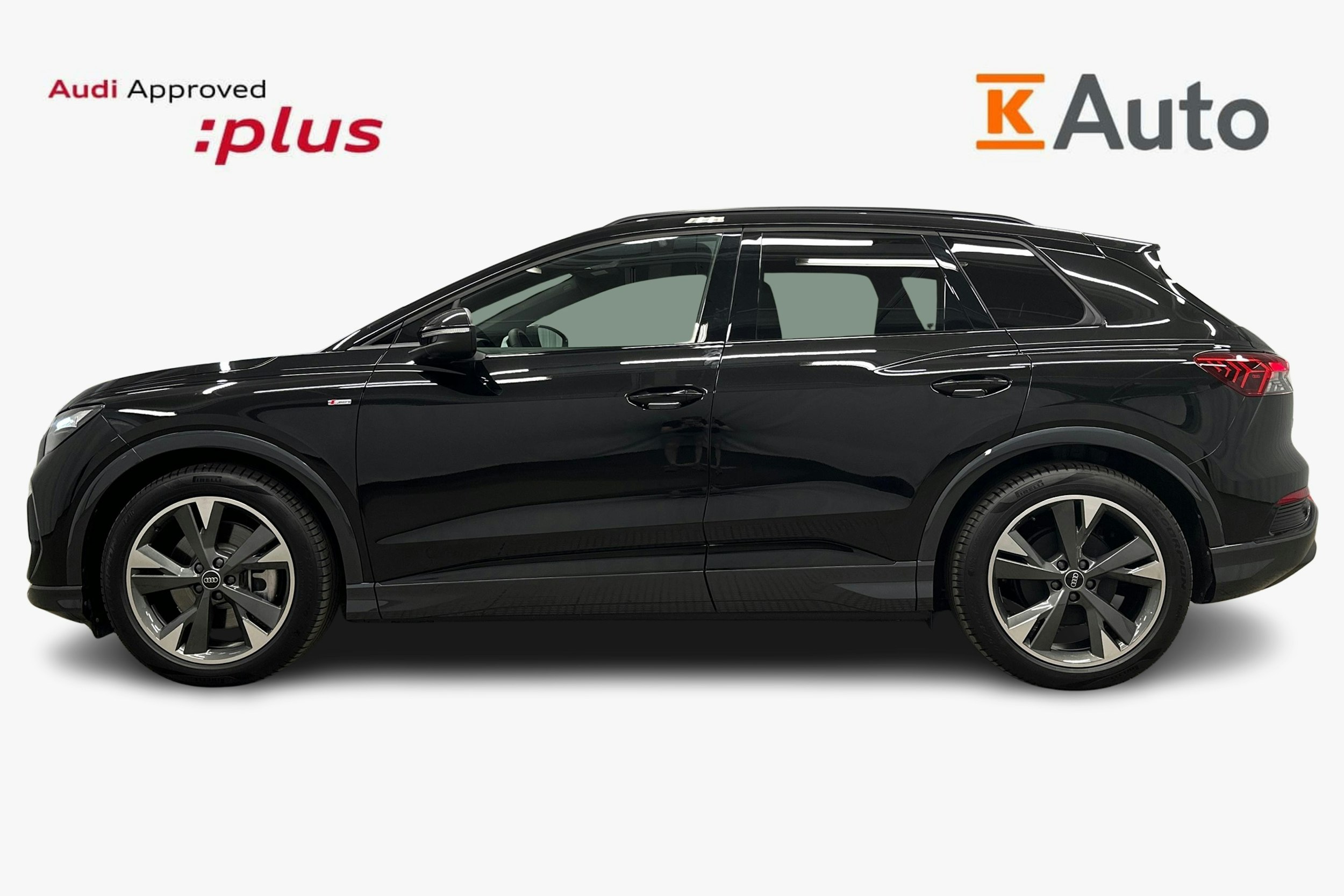musta Audi Q4 e-tron 2024 kuva 6.