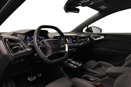 musta Audi Q4 e-tron 2024 kuva 7.