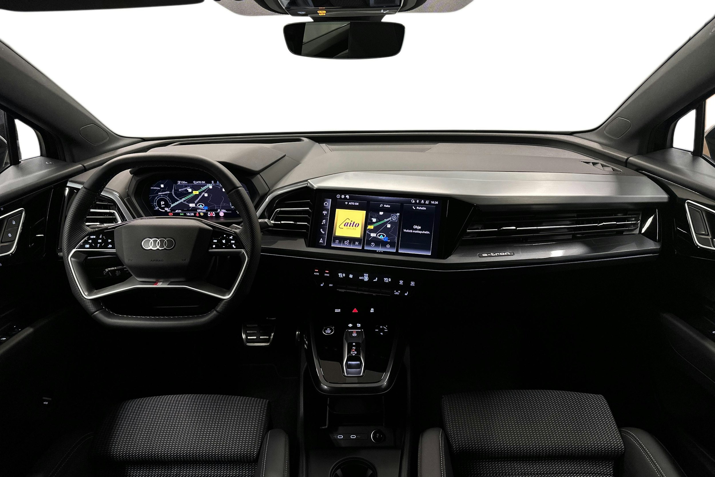 musta Audi Q4 e-tron 2024 kuva 9.
