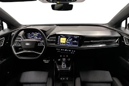 musta Audi Q4 e-tron 2024 kuva 9.