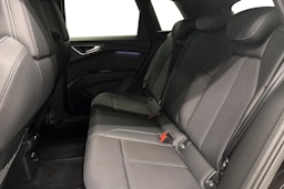 musta Audi Q4 e-tron 2024 kuva 10.
