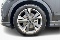 musta Audi Q4 e-tron 2024 kuva 11.