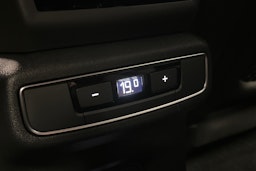 musta Audi Q4 e-tron 2024 kuva 16.