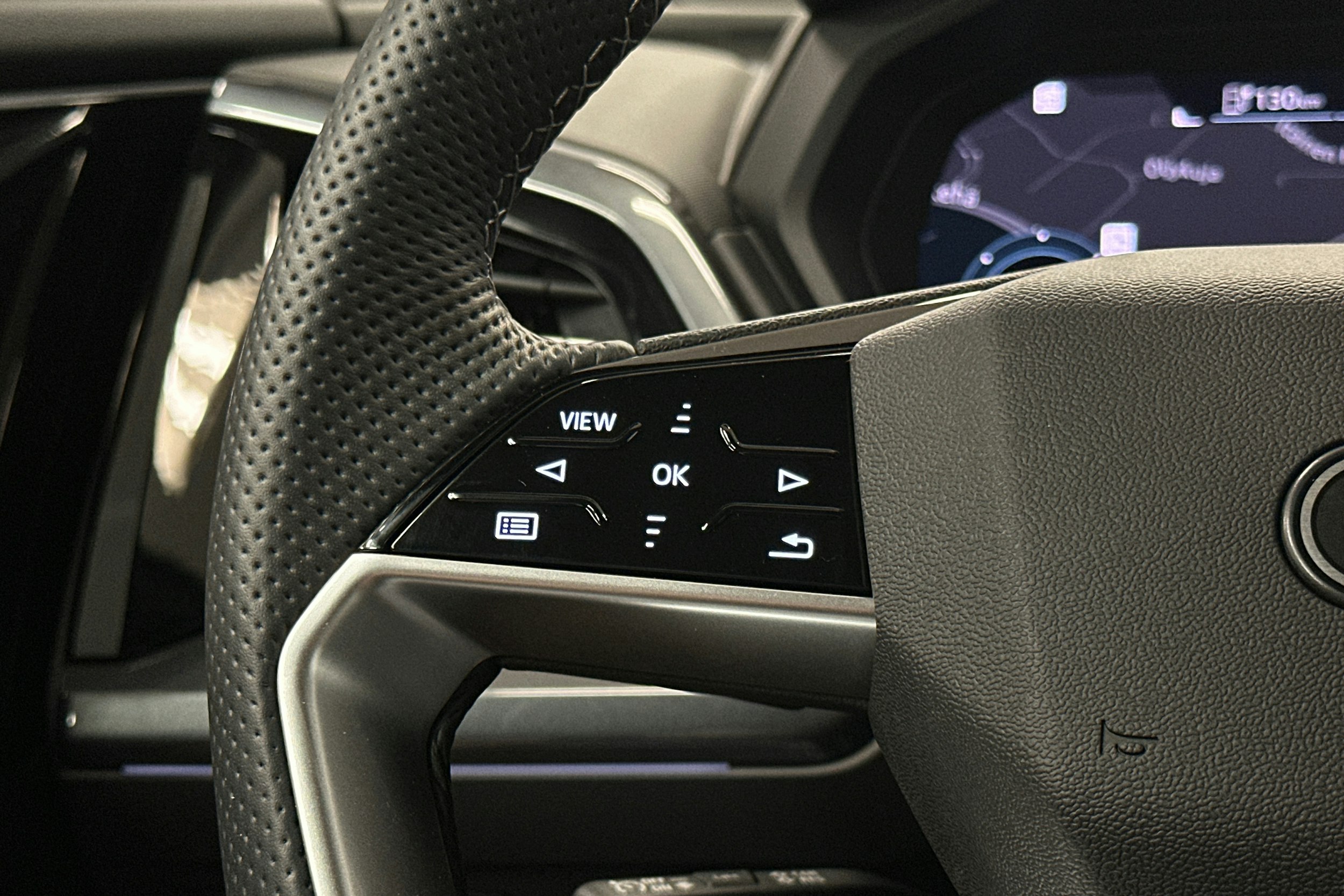 musta Audi Q4 e-tron 2024 kuva 19.
