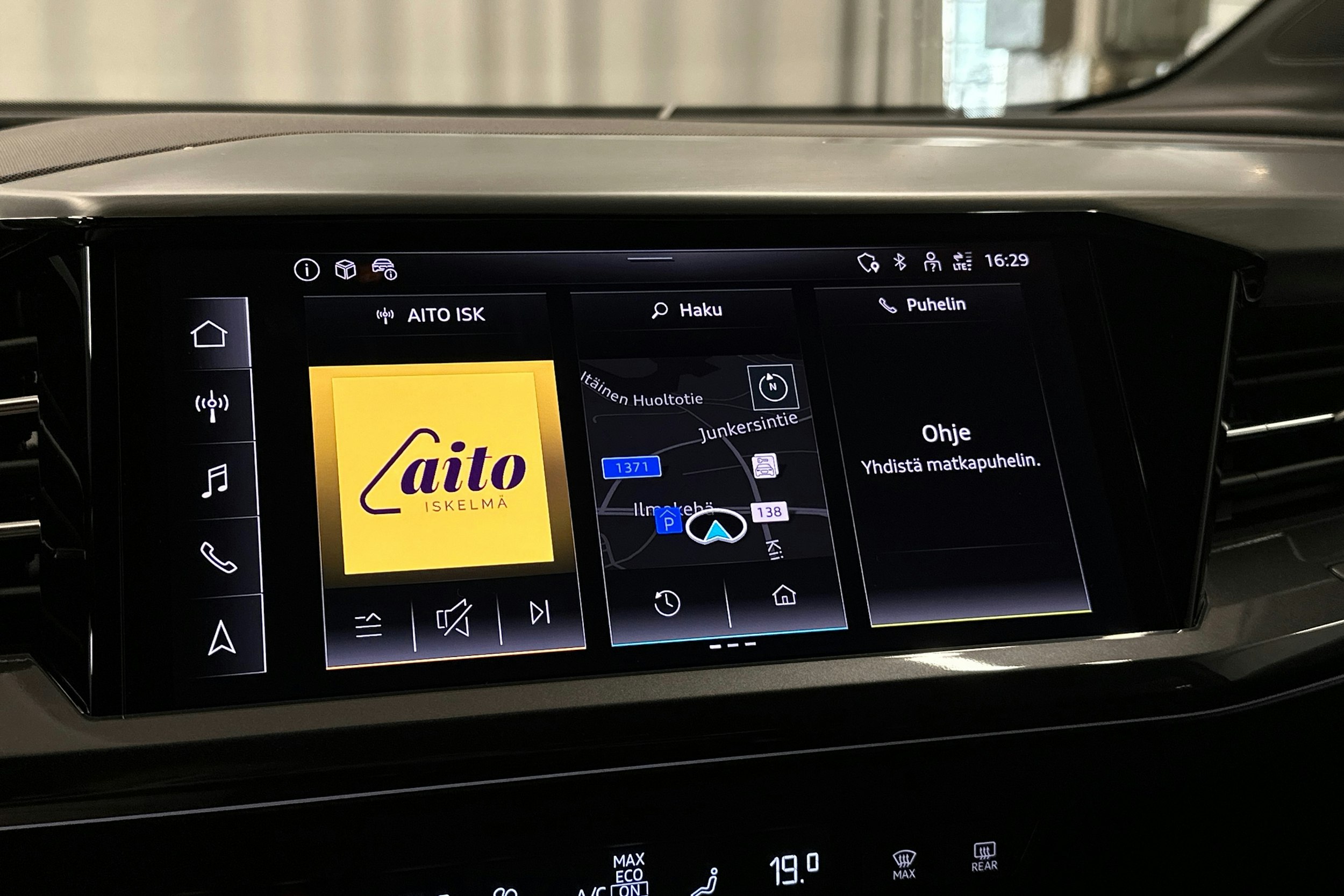 musta Audi Q4 e-tron 2024 kuva 24.