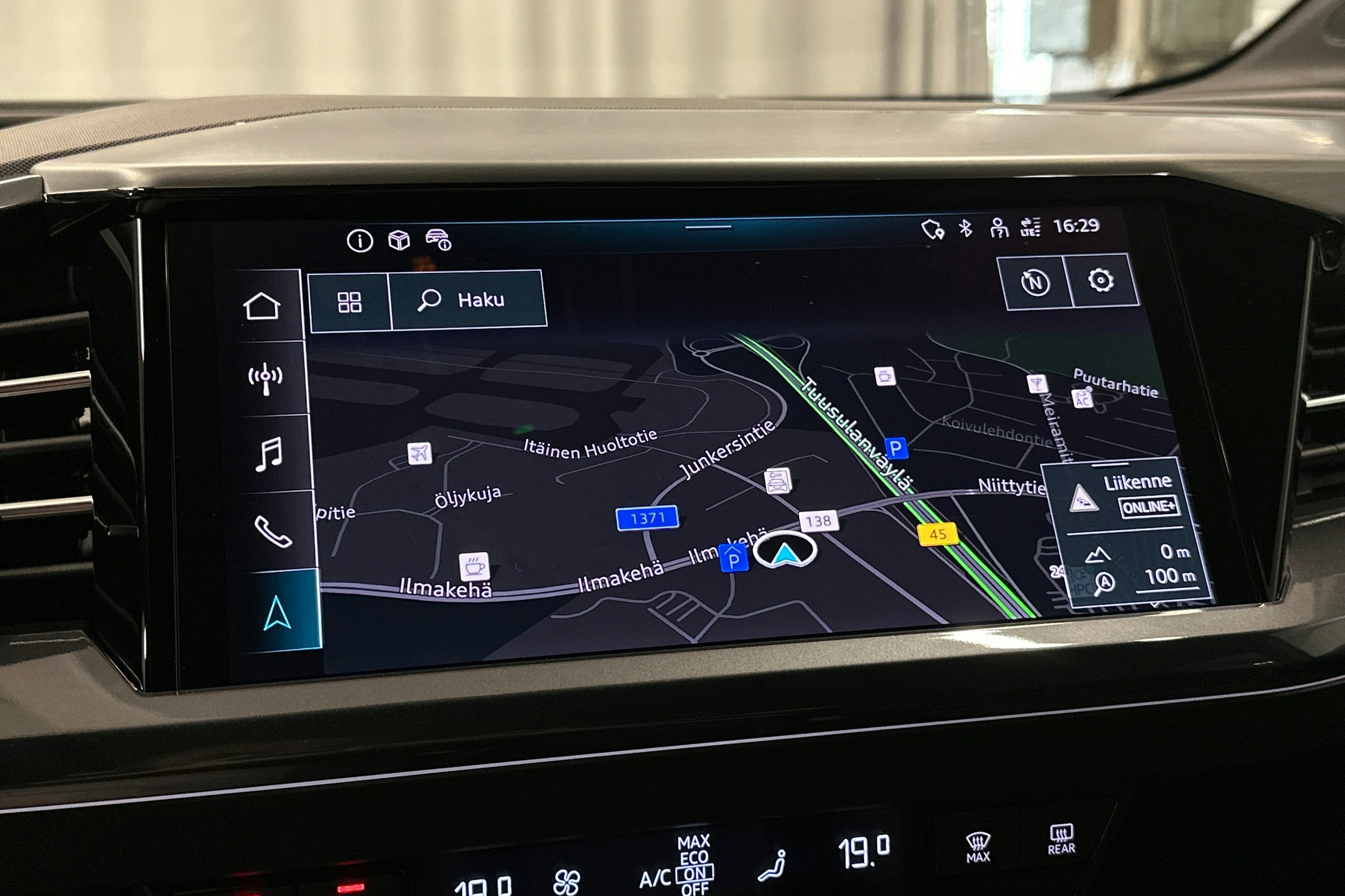 musta Audi Q4 e-tron 2024 kuva 25.