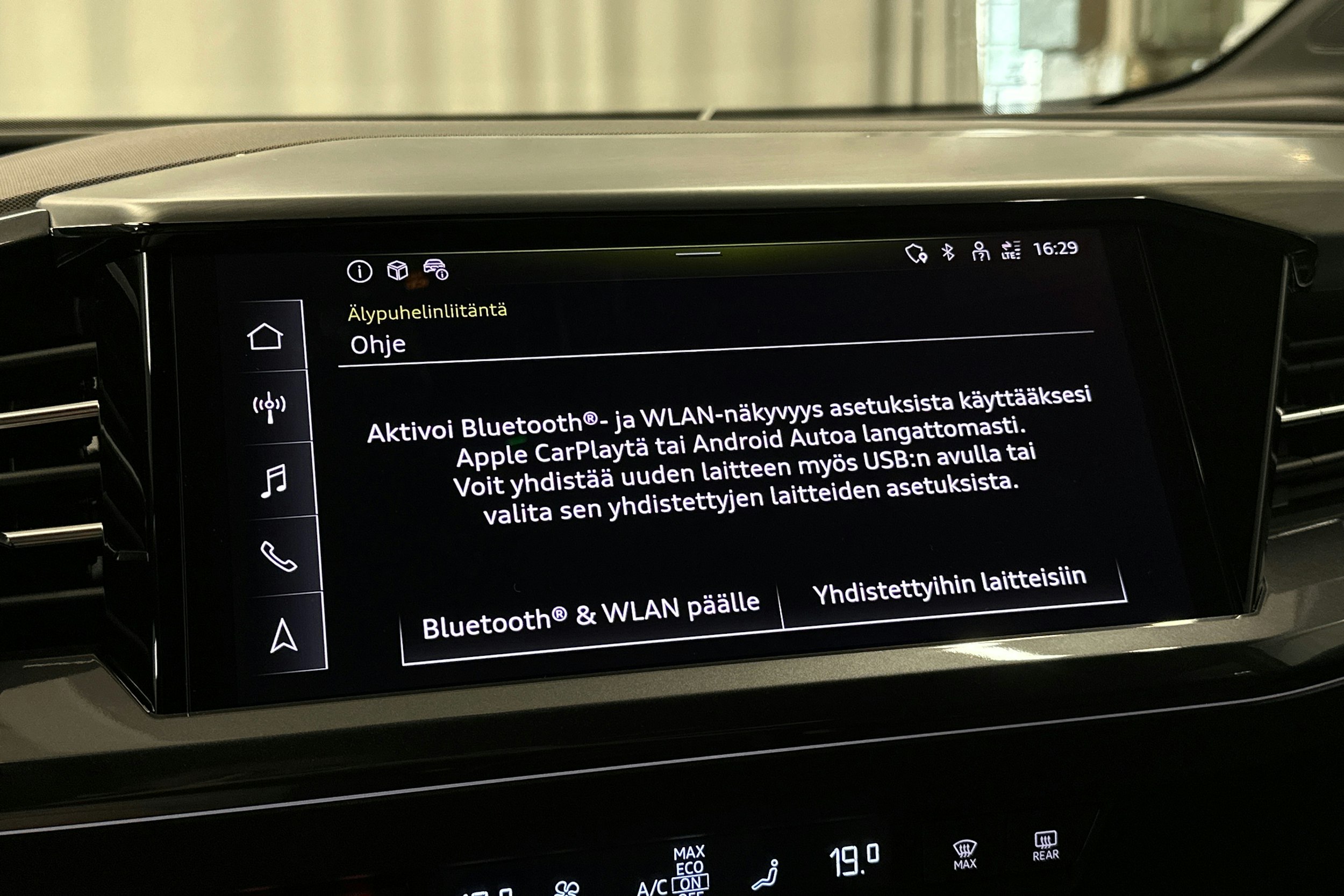 musta Audi Q4 e-tron 2024 kuva 26.