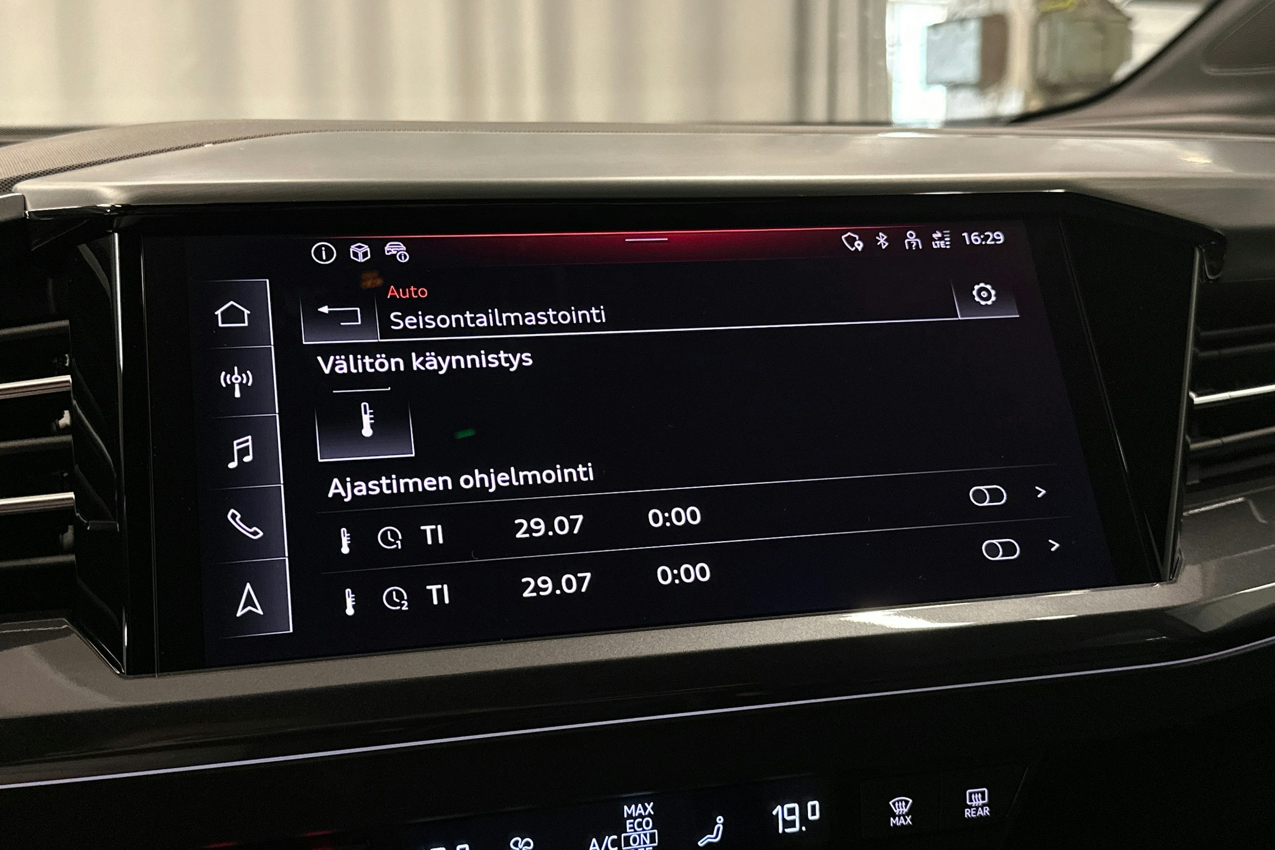 musta Audi Q4 e-tron 2024 kuva 27.