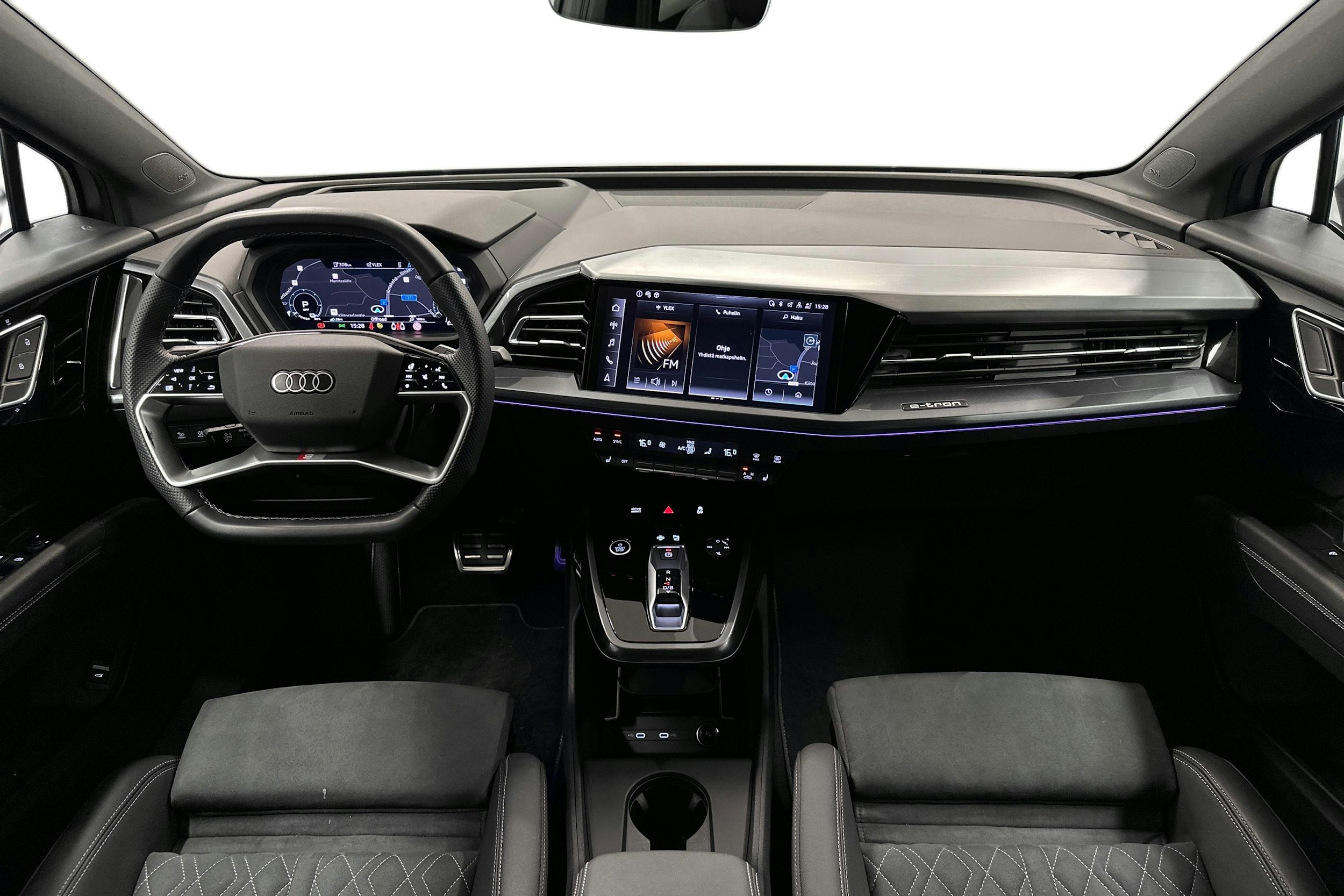 harmaa Audi Q4 e-tron 2024 kuva 9.