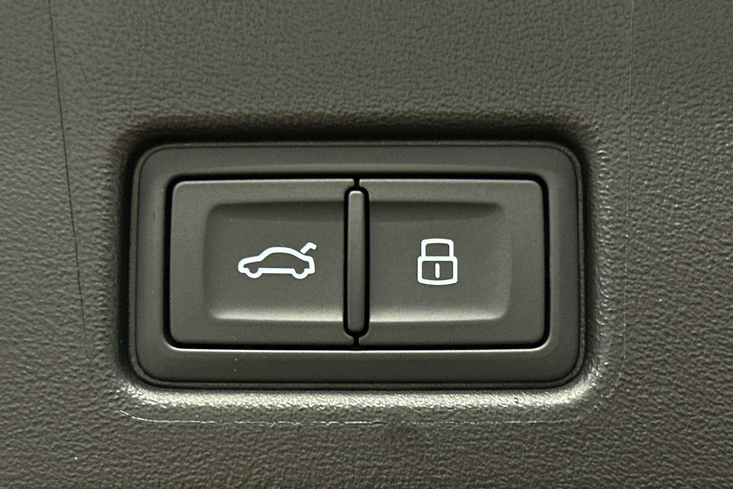 harmaa Audi Q4 e-tron 2024 kuva 14.