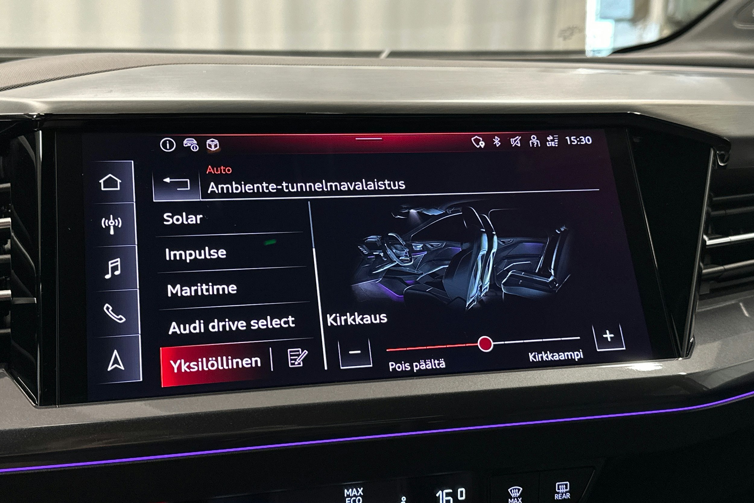 harmaa Audi Q4 e-tron 2024 kuva 28.