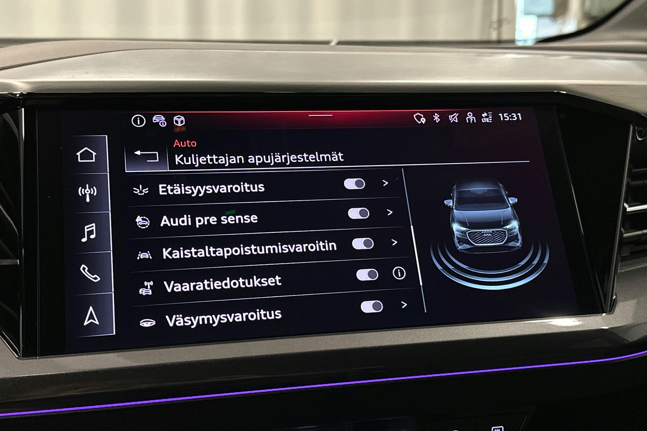 harmaa Audi Q4 e-tron 2024 kuva 30.