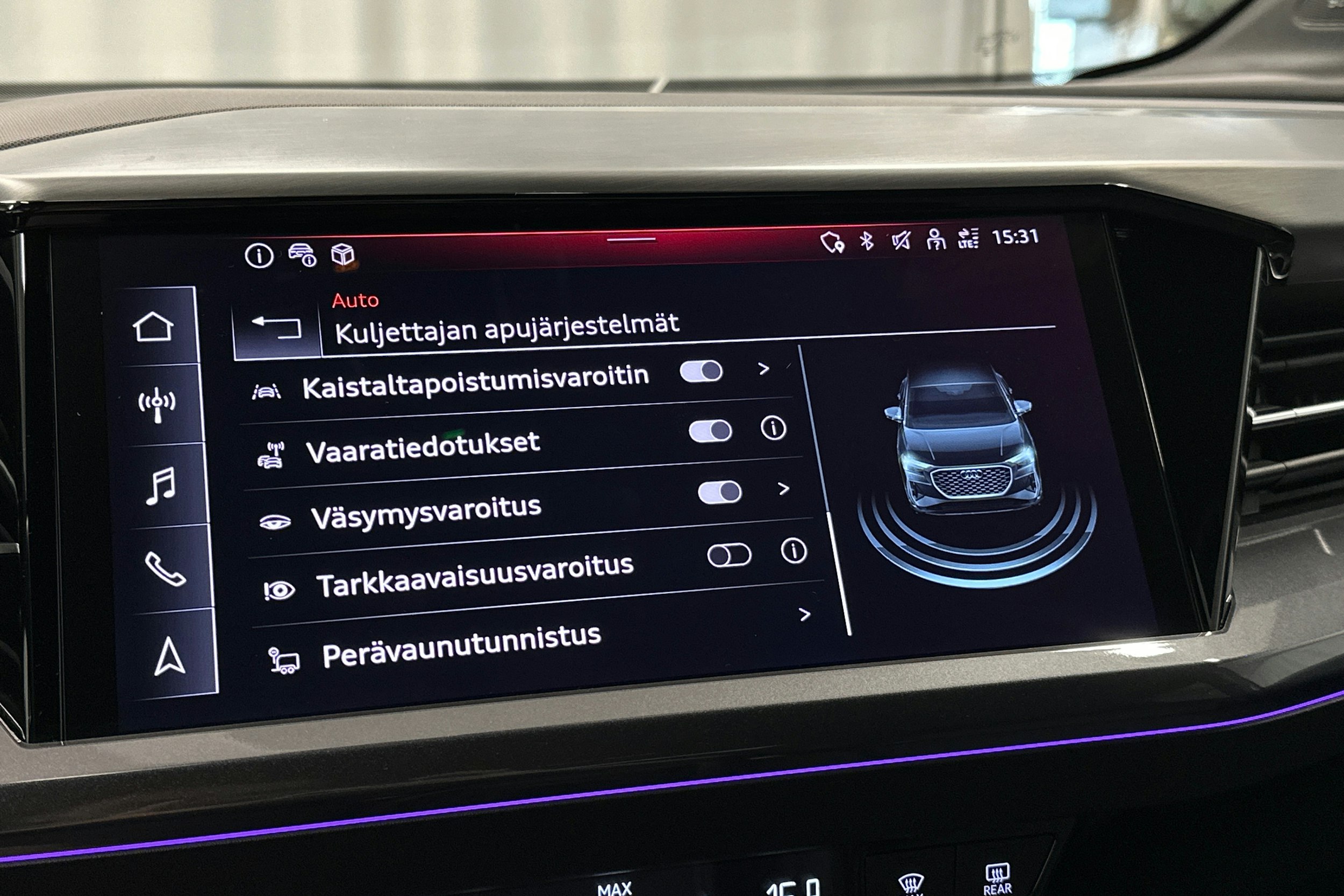 harmaa Audi Q4 e-tron 2024 kuva 31.