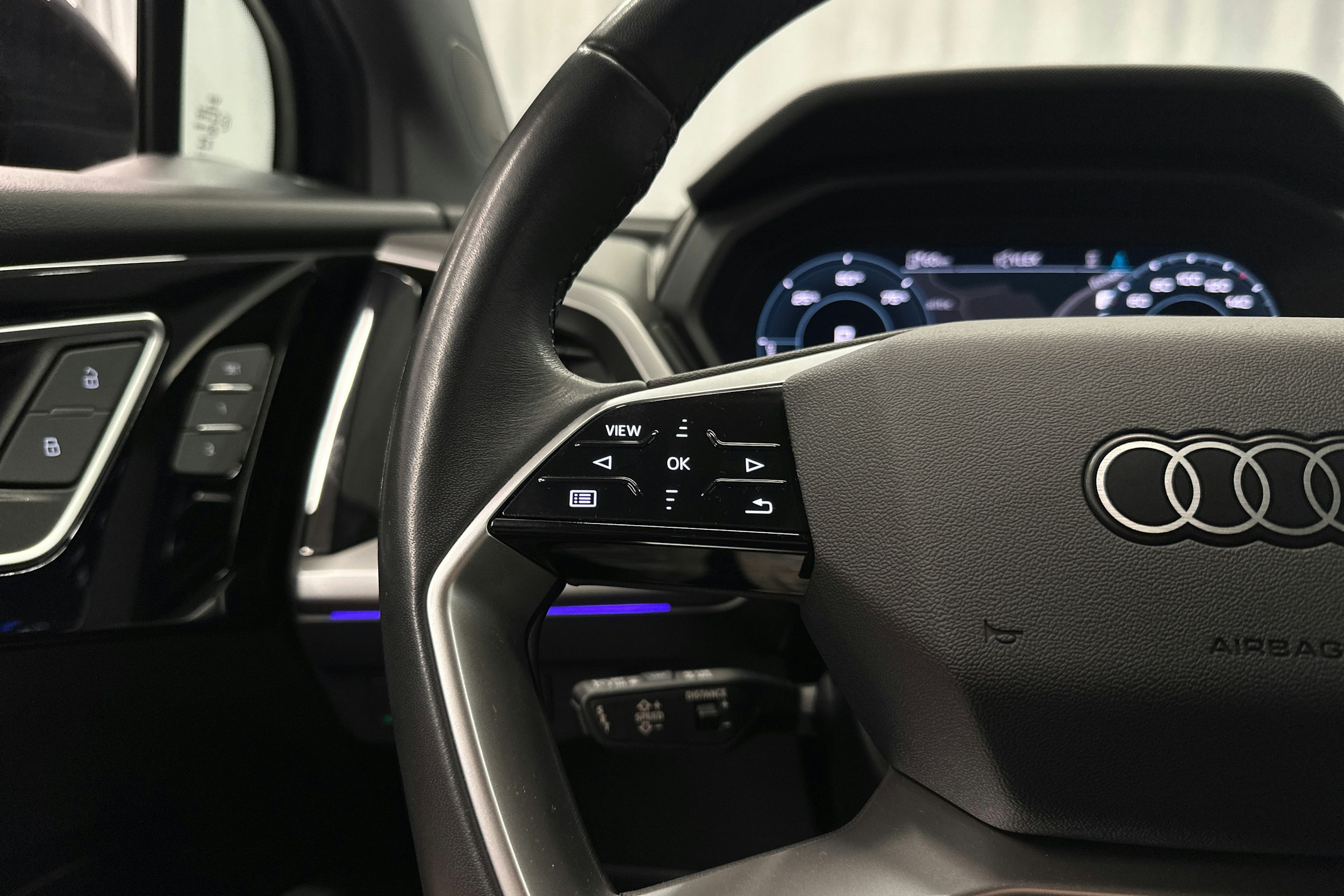 violetti Audi Q4 e-tron 2024 kuva 20.