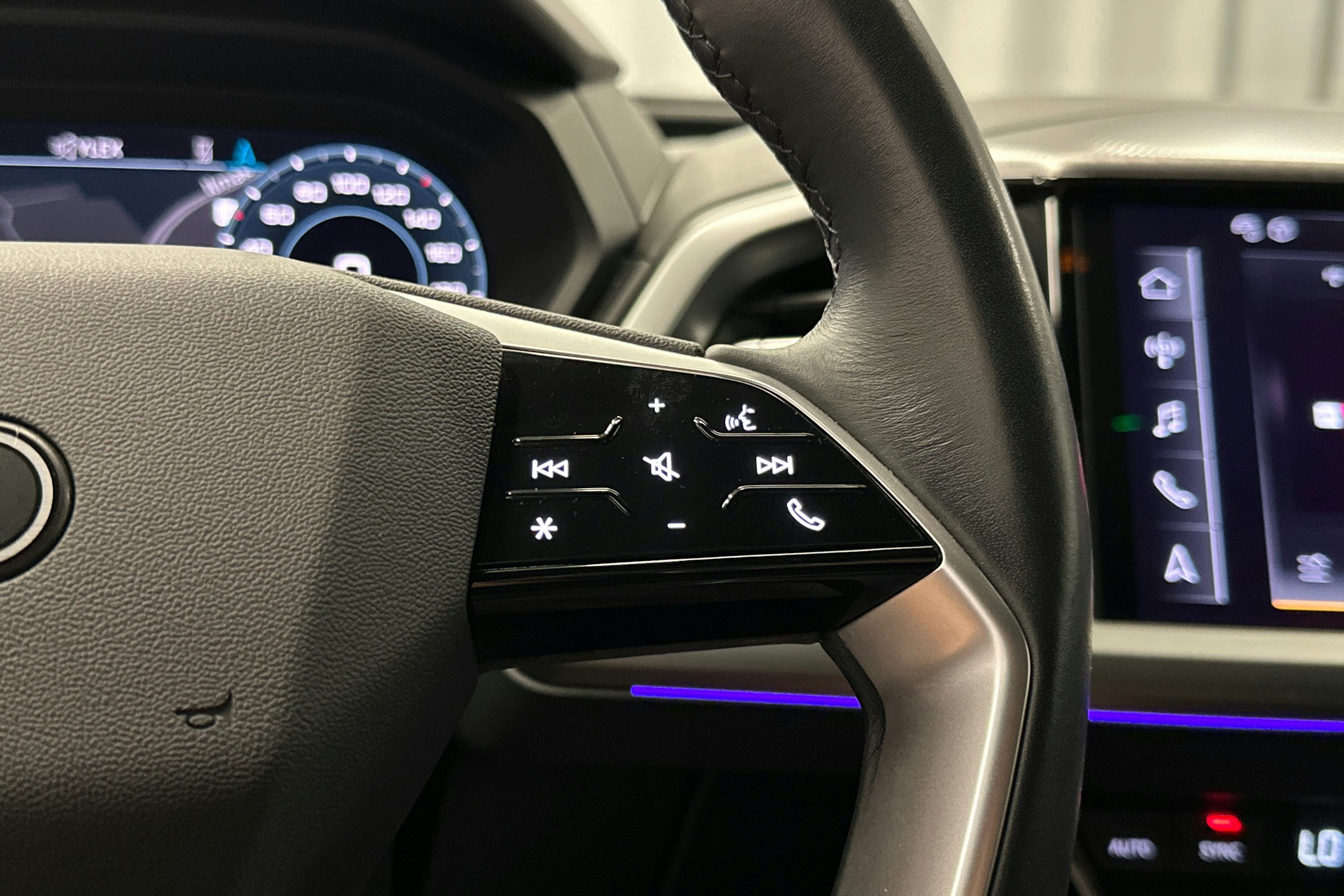 violetti Audi Q4 e-tron 2024 kuva 21.