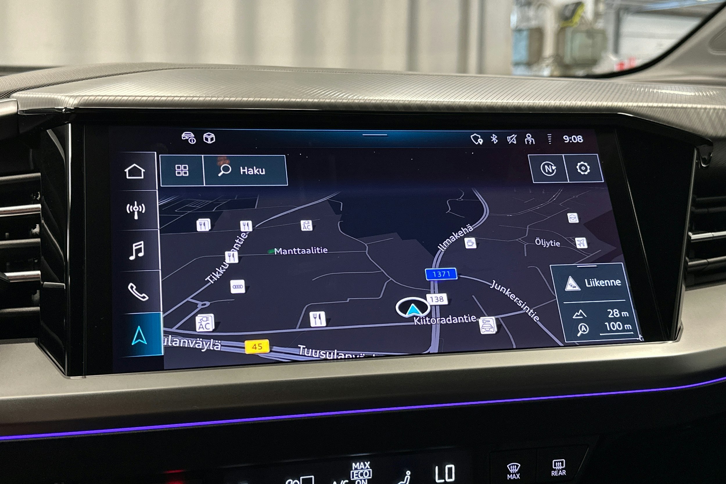 violetti Audi Q4 e-tron 2024 kuva 27.