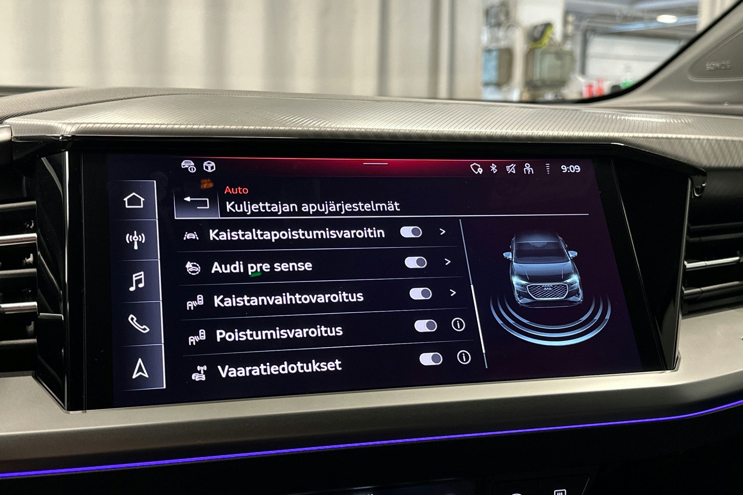 violetti Audi Q4 e-tron 2024 kuva 30.