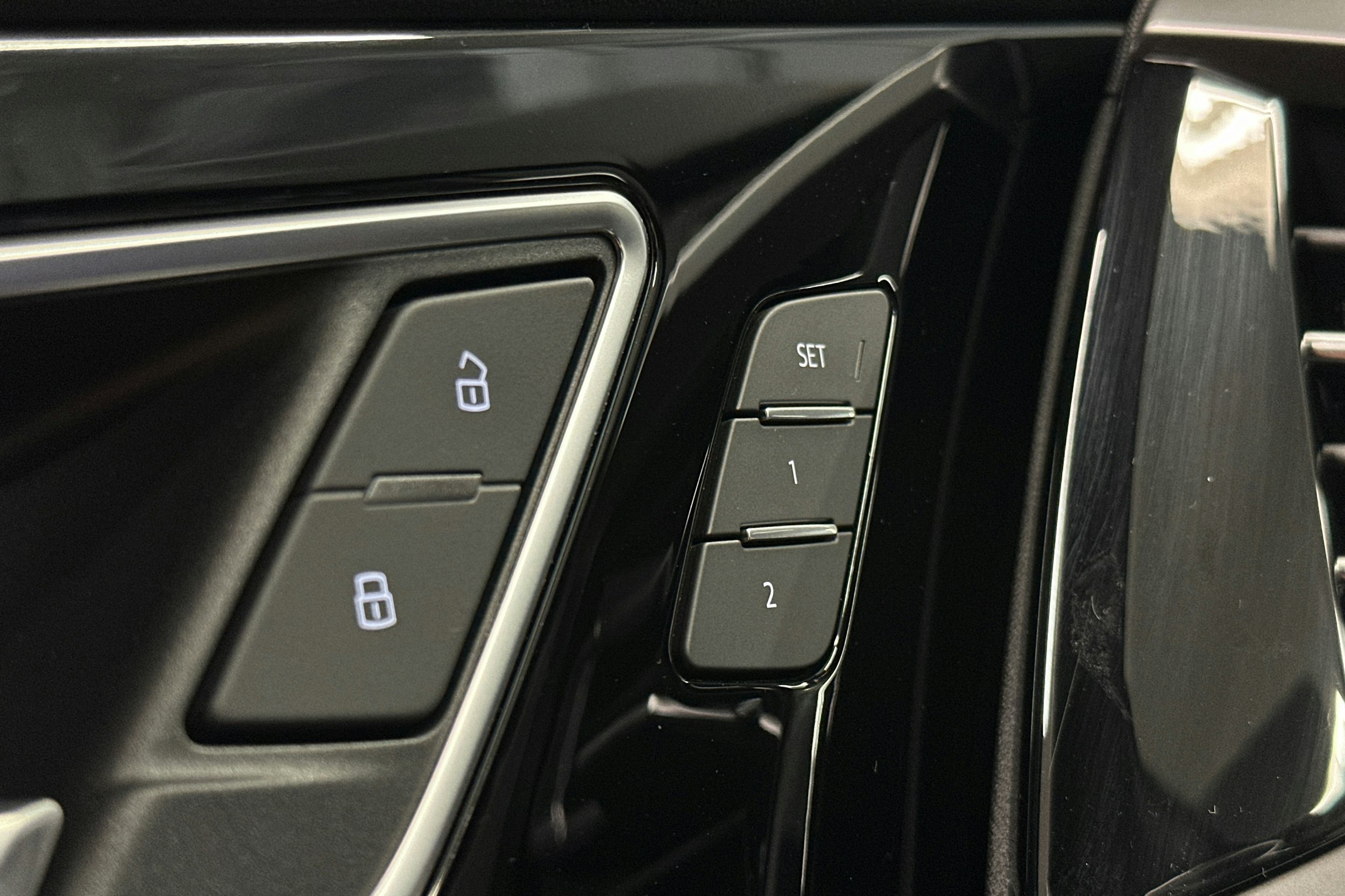 violetti Audi Q4 e-tron 2024 kuva 34.