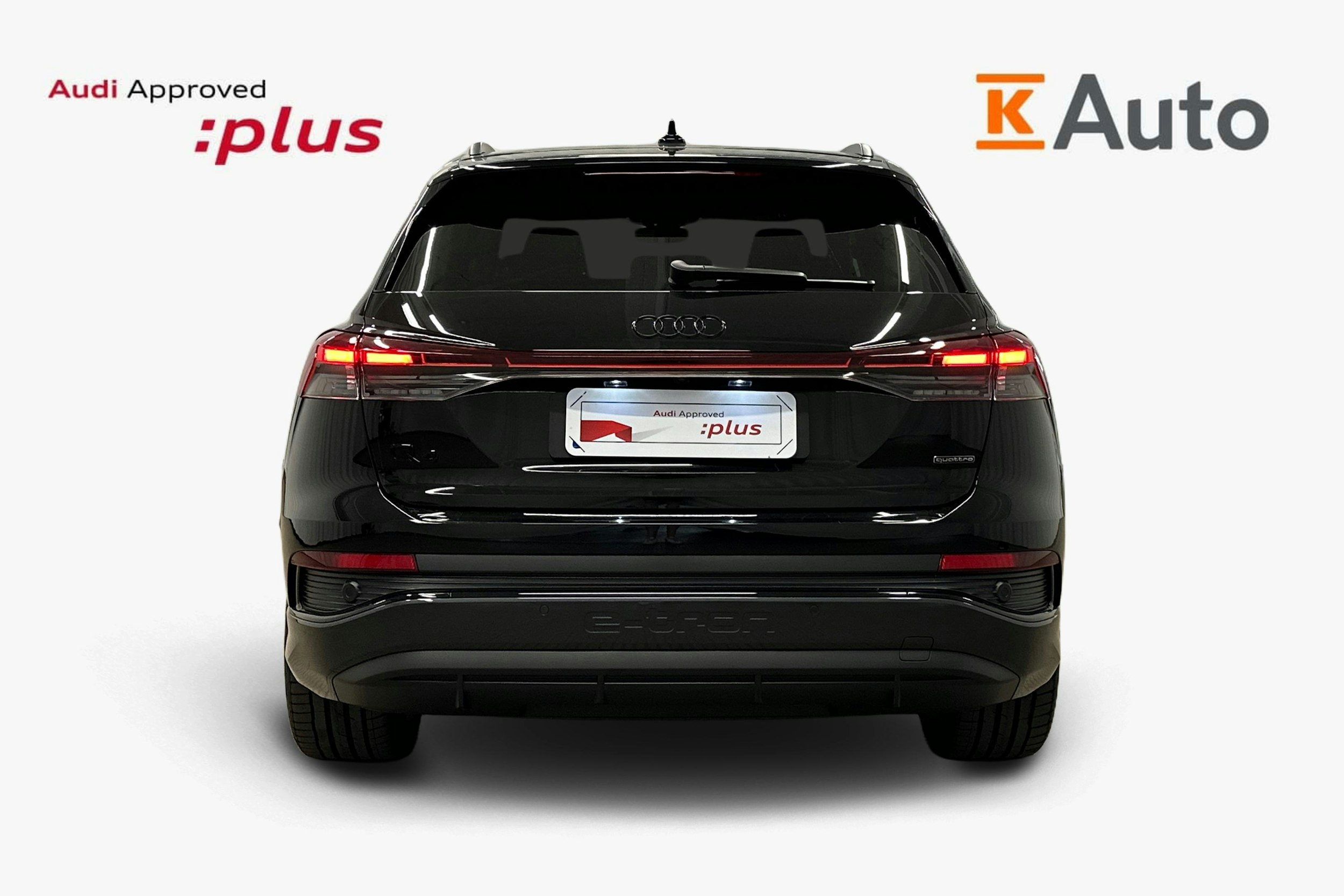 musta Audi Q4 e-tron 2024 kuva 3.