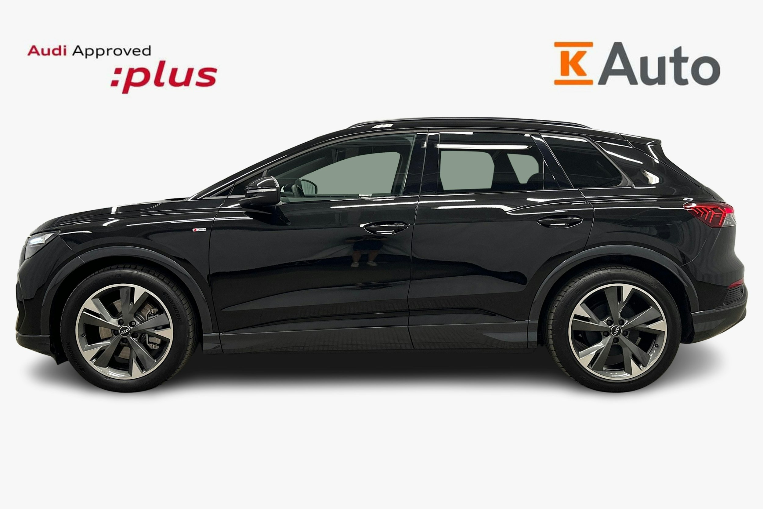 musta Audi Q4 e-tron 2024 kuva 6.