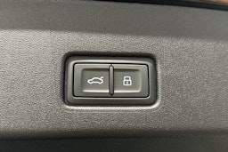 musta Audi Q4 e-tron 2024 kuva 14.