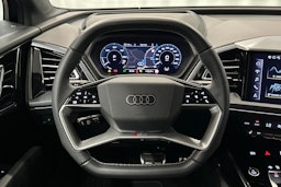 musta Audi Q4 e-tron 2024 kuva 17.