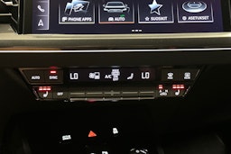 musta Audi Q4 e-tron 2024 kuva 26.