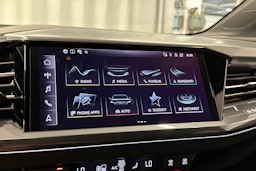 musta Audi Q4 e-tron 2024 kuva 27.
