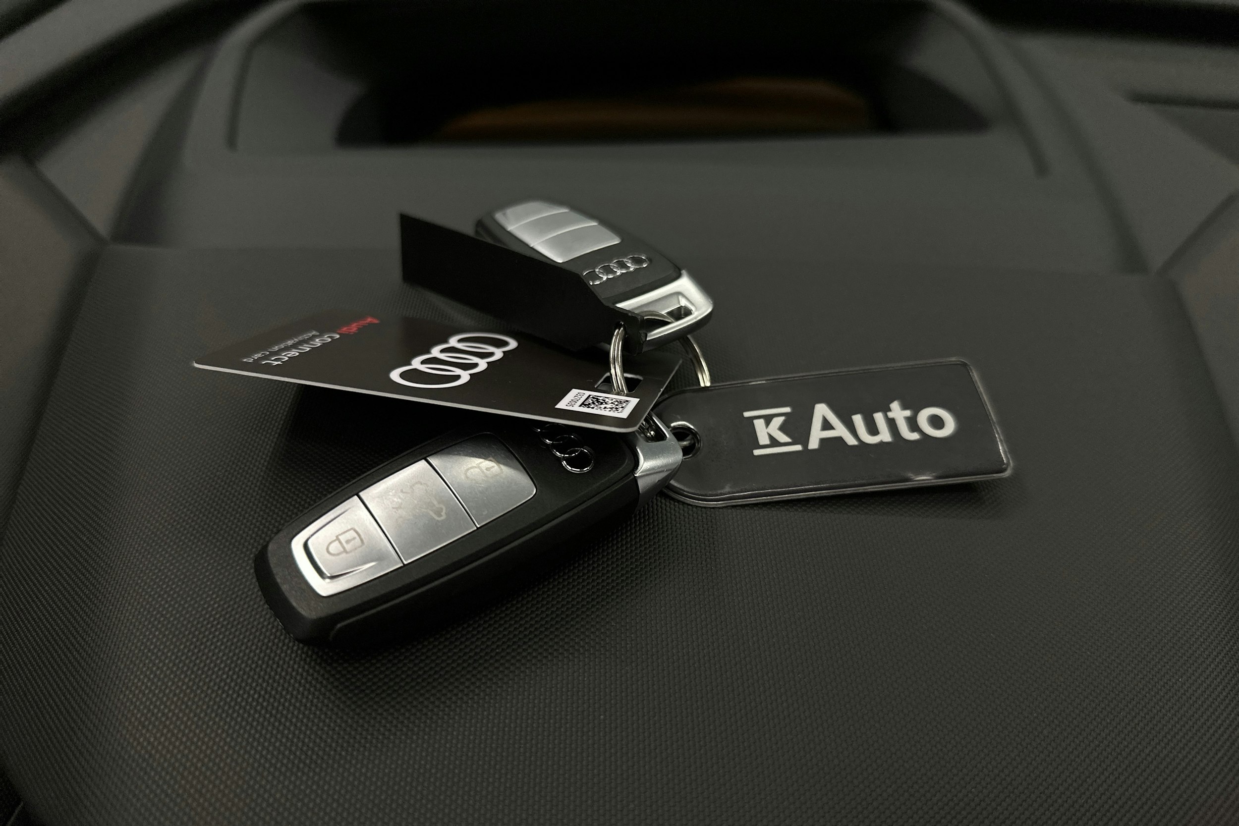 musta Audi Q4 e-tron 2024 kuva 36.
