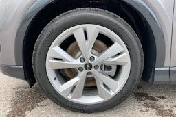 harmaa Audi Q4 e-tron 2024 kuva 9.