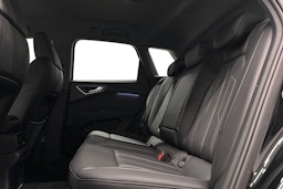 musta Audi Q4 e-tron 2024 kuva 10.