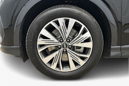 musta Audi Q4 e-tron 2024 kuva 11.
