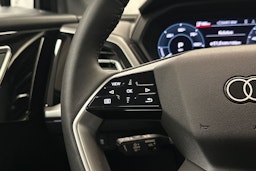 musta Audi Q4 e-tron 2024 kuva 16.