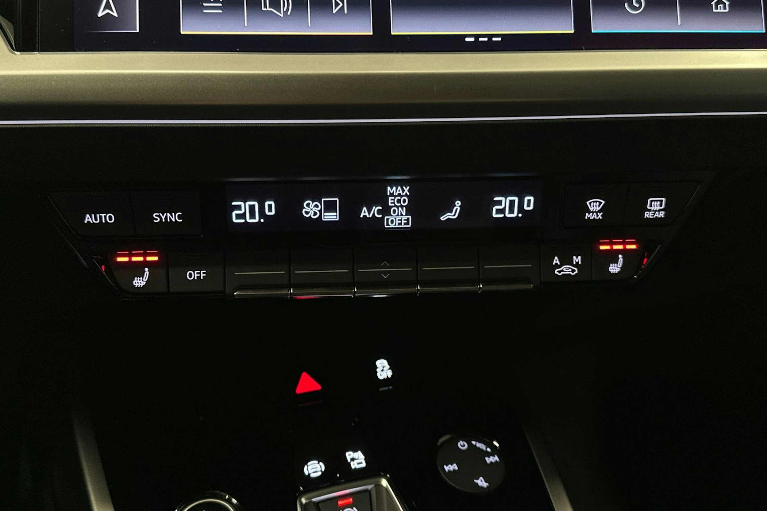musta Audi Q4 e-tron 2024 kuva 22.