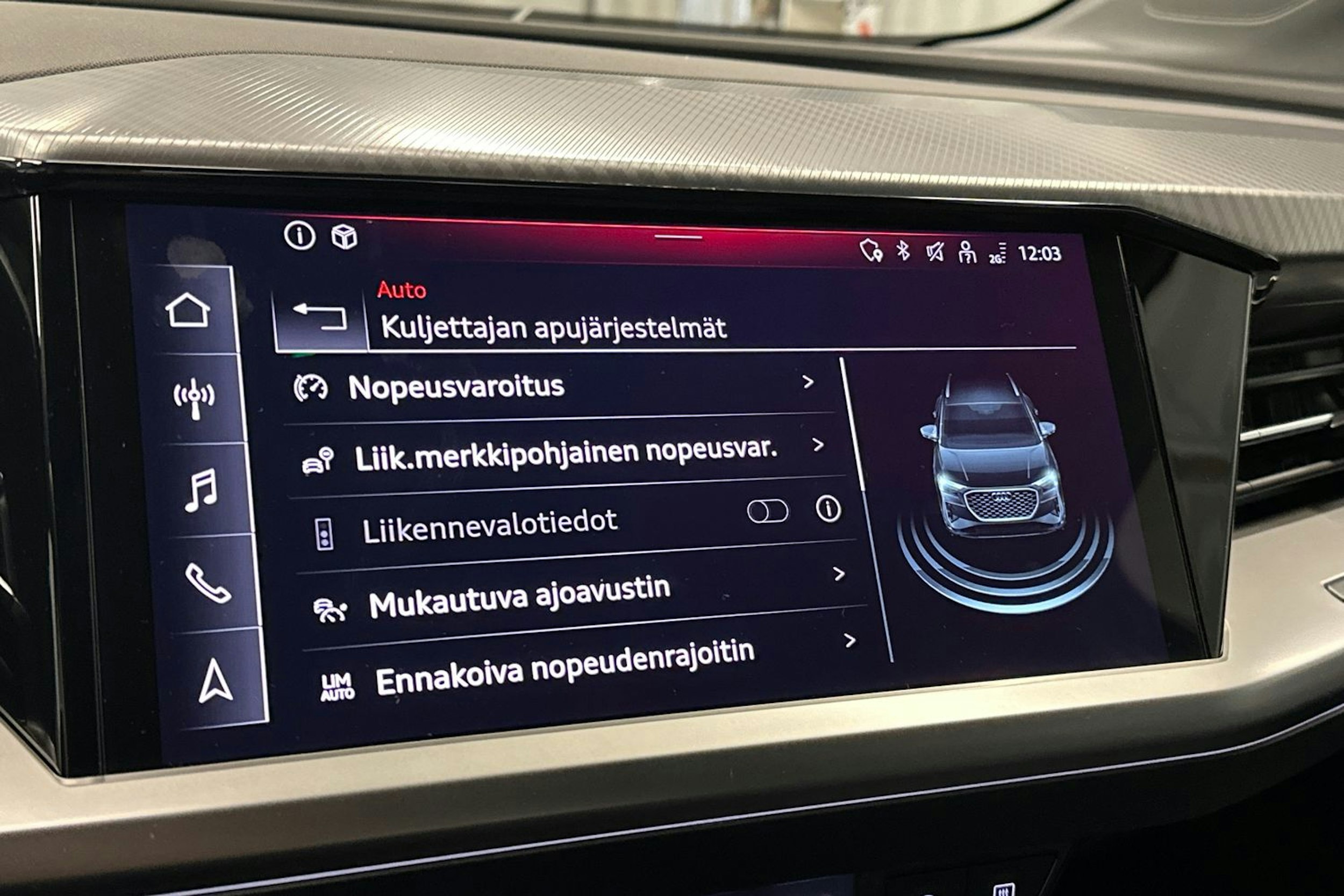 musta Audi Q4 e-tron 2024 kuva 26.
